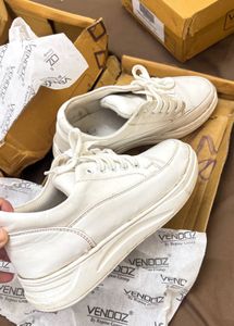 White Sneakers water protection 41size