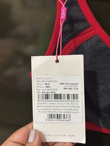 Clovia Sports Bra
