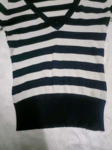Striped V-Neck Fitted Sweater