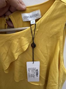 Tagged Cover STORY Cold Shoulder Regular Fit To
