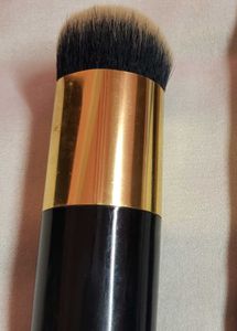PAC Spotlight Liquid Foundation