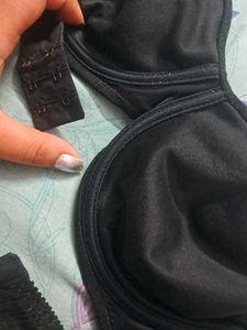 It&#39;s Tube Black Bra
