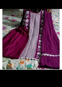 Pretty Women Kurta Sets