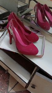 red high heels stilletoes