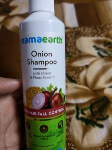 Mamaearth Onion Shampoo With Onion and Plant Keratin