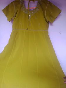 It Can Be Used For Mehendi Ceremony