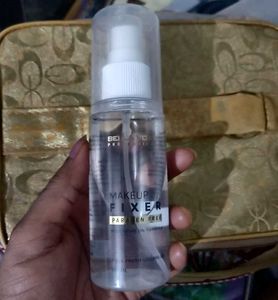 Makeup Fixer Spray