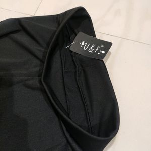 Black Cropped Leggings