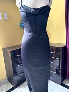 Elegant Black Midi Dress