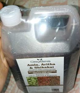 Amla , Aritha &amp; Shikakai Shampoo with conditioner