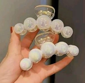 3 White Pearl Clutcher