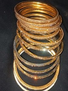 Sparkly Gold Bangle Set