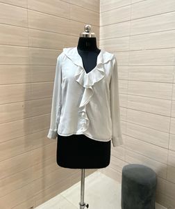 H&M Pintresty 🌸Ruffled White Blouse