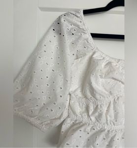 White Top Available Size Will Fits M To Xl