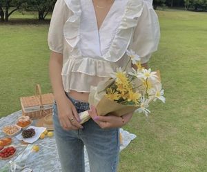 Sweet &amp; Chic in Cream