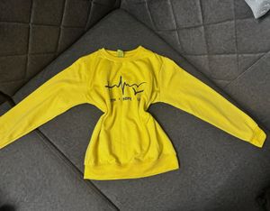 Yellow Graphic Print Sweatshirt