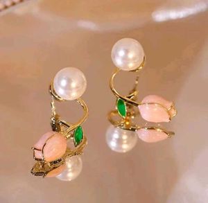 🌷Tulips Pearl Earrings🌷