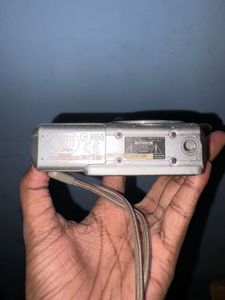 Sony Cybershot 7.2 MP vintage Digital Camera