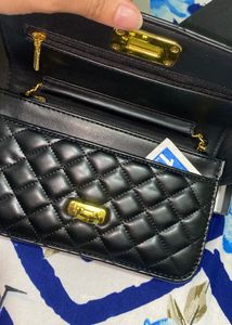 Charles &amp; keith Cressida Quilted Push-Lock Clutch