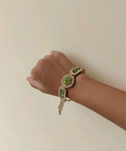 Elegant Green Stone Gold Bracelet