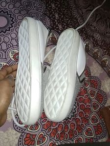 White Shoes Whit Shinny Silver Design