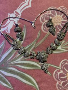 Sparkly Silver Necklace & Earring Set