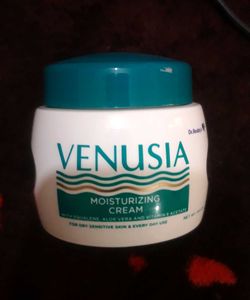 Venusia Moisturizing Cream