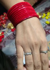 Red Velvet Bangles Glass Bangle