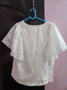 White lace top🤍