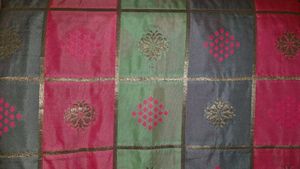 Elegant Gold Detailing Saree✨️