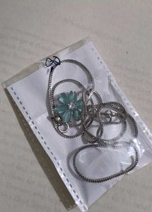 Flower Pendant Necklace