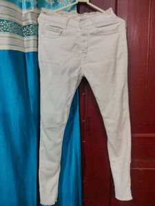 Black &amp; White High-Waisted Jeans - Size Unknown