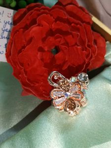 Gold tone Floral Hair Claw Clips