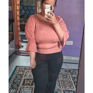 Peach Baloon Slevees Woolean Top