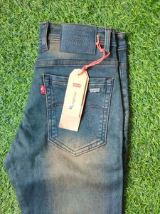Levi&#39;s Men&#39;s Straight Leg Jeans