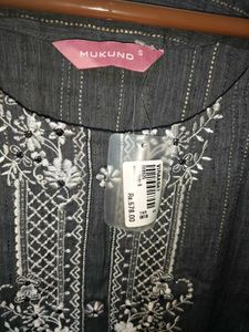 Black Embroidered Straight Kurta – New with Tag