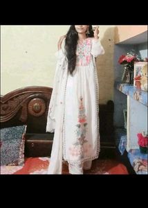Embroidered White Salwar Kameez Suit