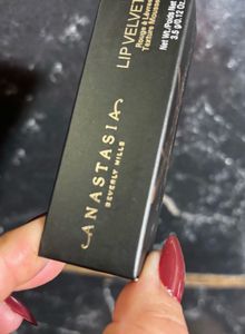 Anastasia Beverly Hills Velvet Lipstick:-Crush