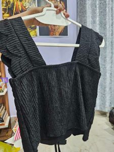 Black Scallop Crop Top