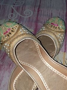 Punjabi Jutti ✨For Women ✨