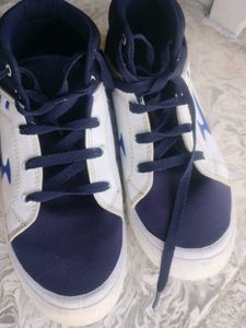 Blue &amp; White Sneakers 🧿