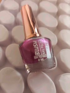 MAGENTA COLOUR NAIL POLISH
