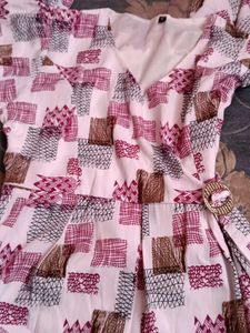 Patterned V-neck Top