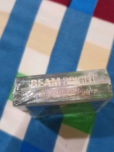 Makeup Revolution Beam Bright Highlighter