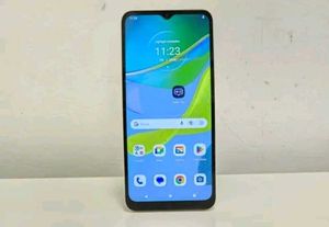 Motorola Moto E13 Cosmic Black
