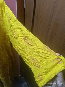Xxl Avaasa Yellow Printed Kurta