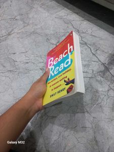 Beach Read by Emily Henry