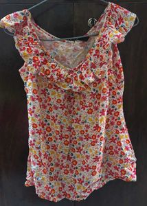 Floral detailed White Top