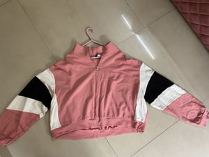 Color Block Cropped Pullover