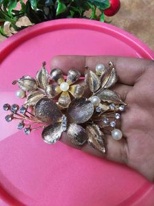 Party Wear metal Hair Clip With Stone And Pearl
